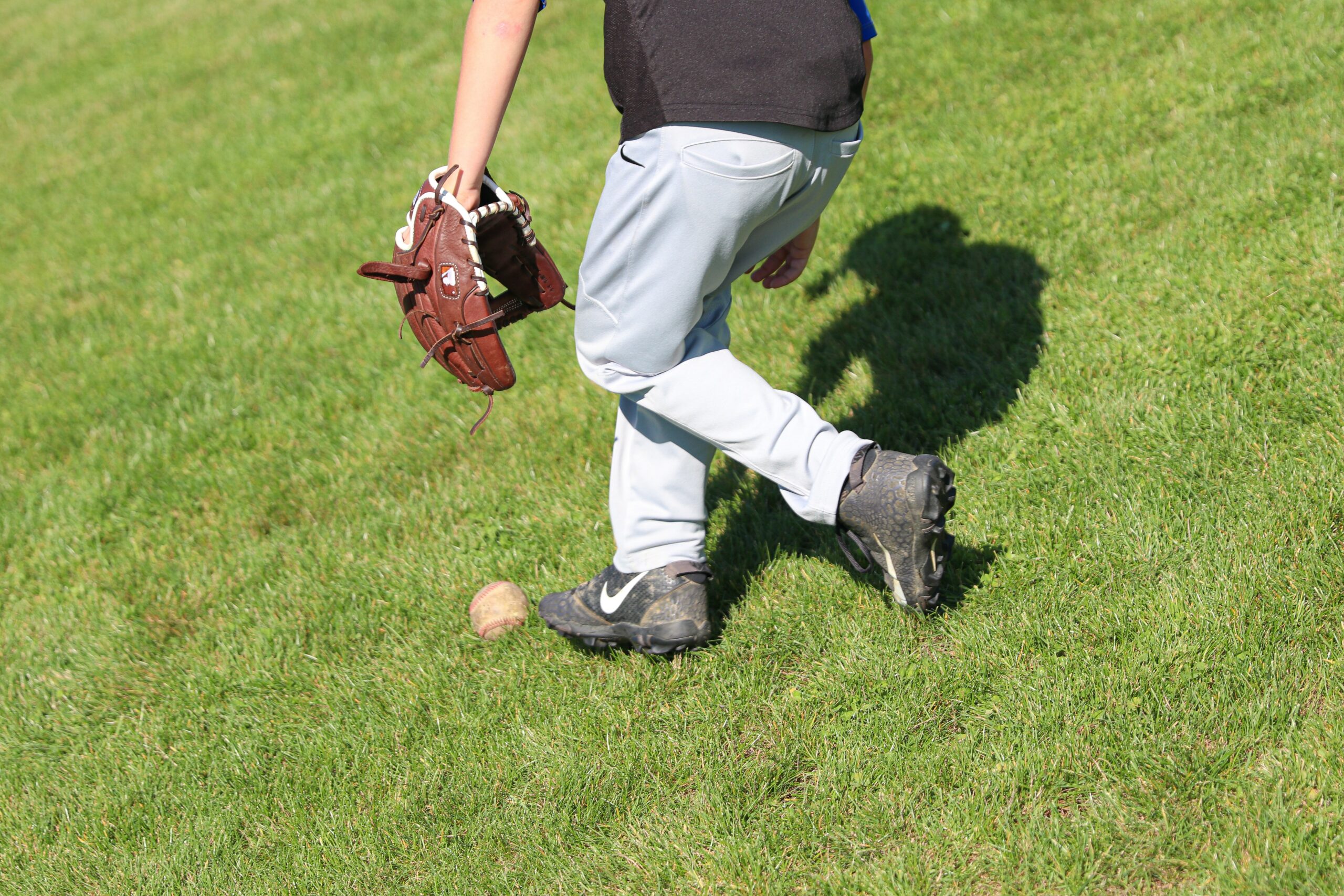 How To Choose Baseball Cleats Based on Type & Position